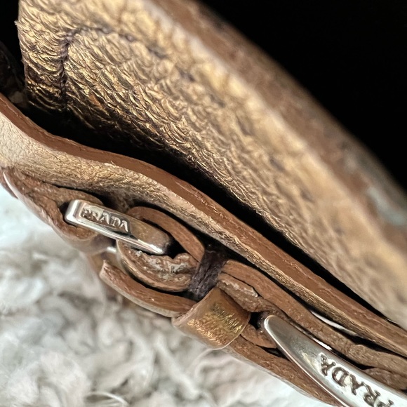 Beautiful PRADA gold leather flats - Picture 9 of 12